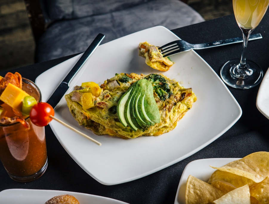 Saturdays are for brunchin' with your squad 🙌 

Join us from 11am-2pm for bottomless mimosas or bloodys plus your choice of a brunch food item all for only $45! 🍾

#chicagobrunch #chicagoeats #chicagodrinks #bottomlessmimosas #bottomlessbloodys #bestchicagobrunch