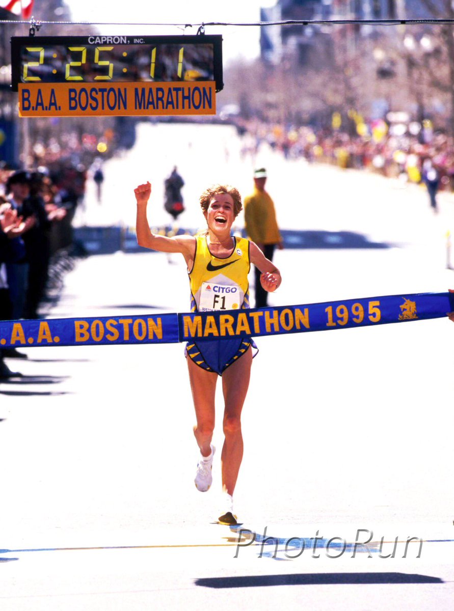 utapippig's tweet image. Friends, dear #Marathoners: while the road is still far, the runs are still long, the training intense: Never Let Go of Your Dreams! Thinking of you every mile of your way!💛💙 
Ihr Lieben, haltet an Euren Träumen fest. @bostonmarathon 1995 PhotoRun.net @BostonMar_Pro