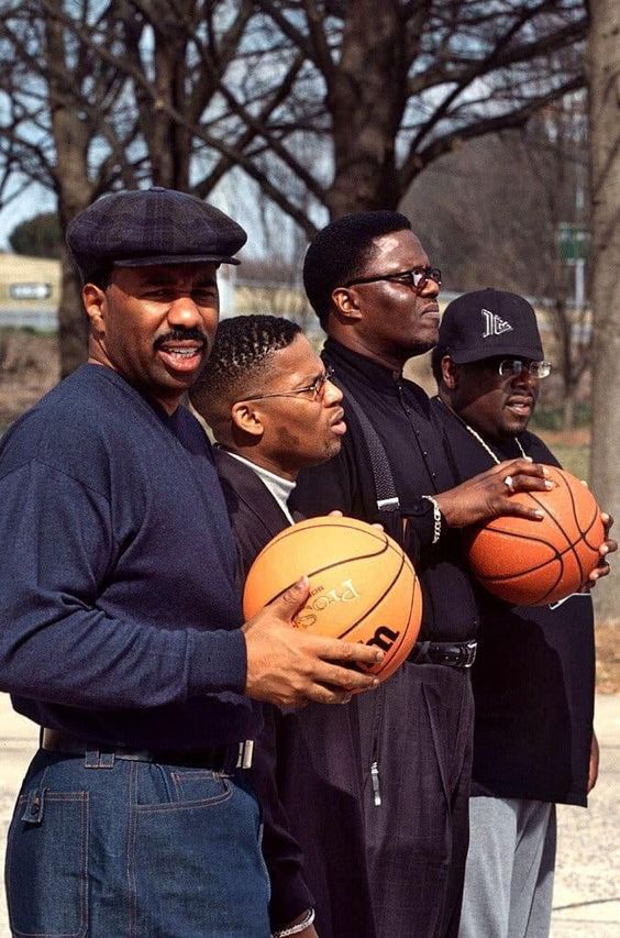 paulieknep's tweet photo. The Original Kings of Comedy getting ready to ball: Steve Harvey, D.L. Hughley, Bernie Mac and Cedric the Entertainer. https://t.co/SiPPMKXxXb