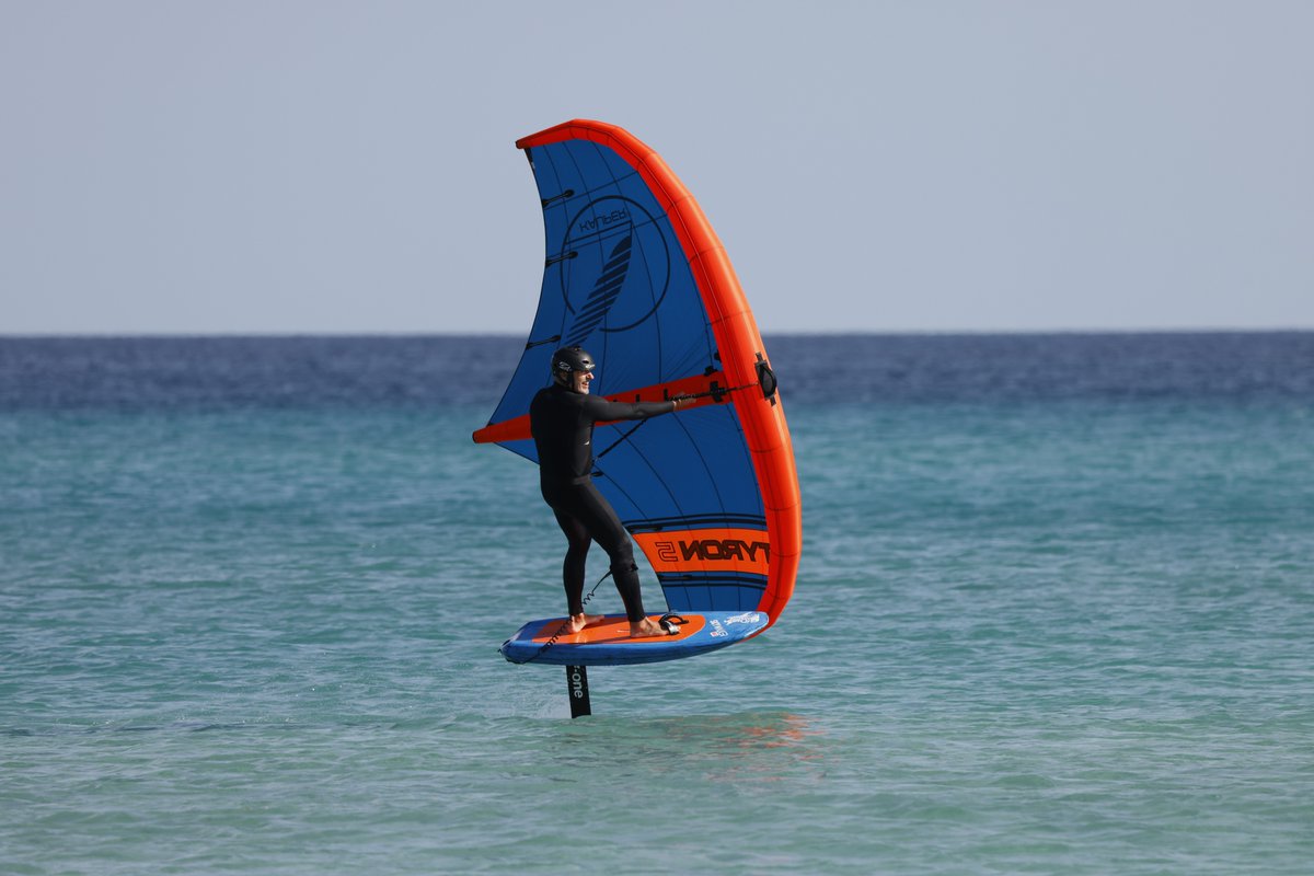 czareka's tweet photo. #Wingfoiling in light wind. With #Tyron Wing, #Skywalker V3 Board, #Fone7Seas 1200 Foil. Amazing sesh. :) https://t.co/ngHqnauGuo