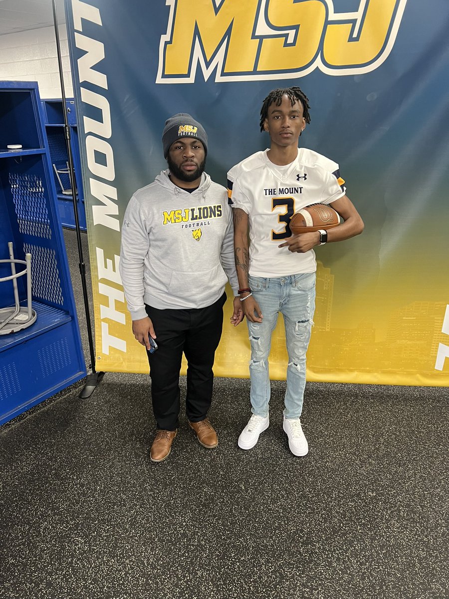 Amanley_3's tweet photo. For the second time had an AMAZING visit at @MountStJosephU thanks to @JT_FTF 🔒🐅!! @Coach_DHughes @CoachHopperton #MountUp 🔵🟡⚪️ https://t.co/9DIWsmXp1D