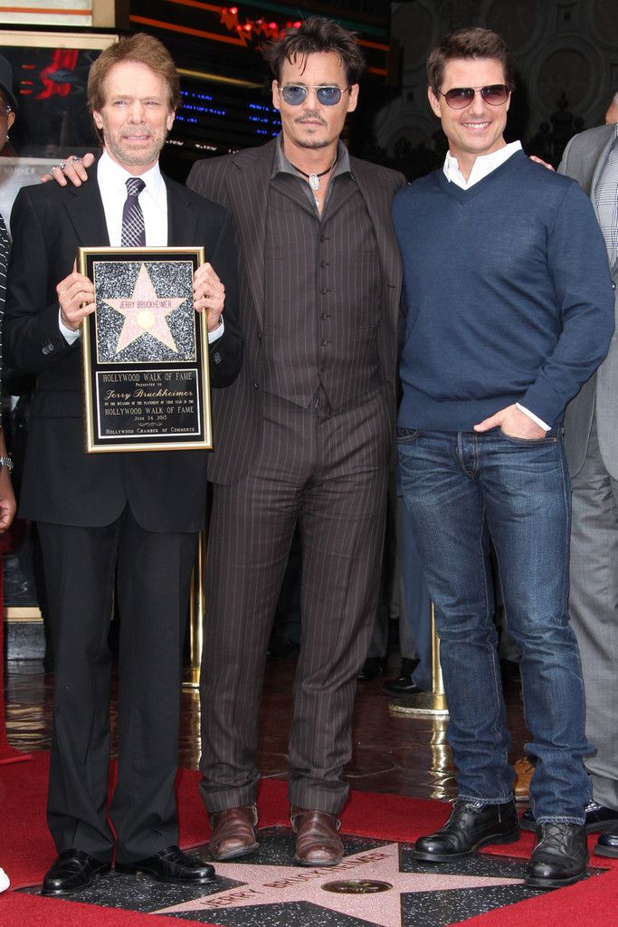 El productor #jerrybruckheimer en 2013, cuando recibio la estrella en el hall of fame, acompañado por #johnnydepp & #tomcruise