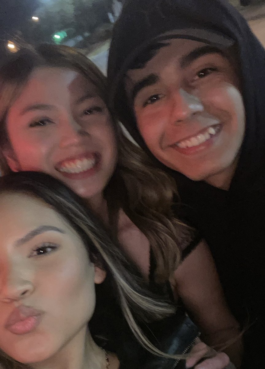 ME AND MY BEST FRIEND MET IVAN CORNEJO LAST NIGHT 😭😭🤍 HE IS SUCH A SWEETHEART