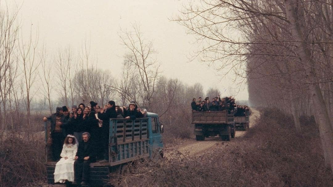 “Yalnızlık, insanın çevresinde insan olmaması demek değildir. İnsan kendisinin önemsediği şeyleri başkalarına ulaştıramadığı ya da başkalarının olanaksız bulduğu bazı görüşlere sahip olduğu zaman kendisini yalnız hisseder.”

Anılar, Düşler, Düşünceler, Carl Gustav Jung