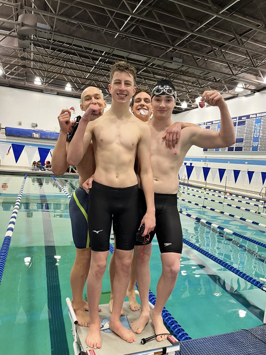 We finished our fast day of swimming with a 2nd place finish in the 400 free relay!!! 🎉🎉 taking 6th overall- great meet for Wheaton CO-OP!!!