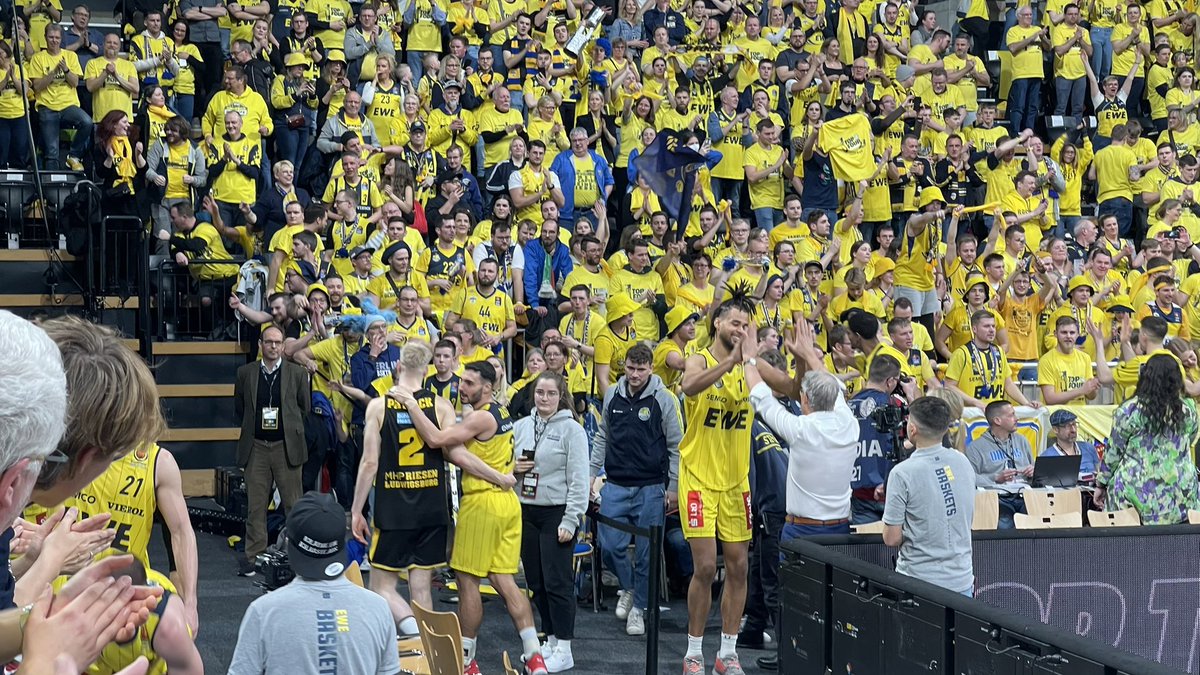 JannyDekker1's tweet image. Topdagje Oldenburg achter de rug met een overtuigend @EWE_Baskets naar de finale tegen @FCBBasketball … #Pokalfinal @easyCreditBBL