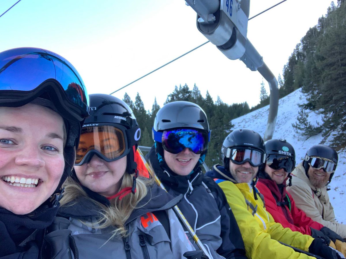 Gleeswan's tweet photo. What an unbelievable week repping for @VoyagerSki on the @BorlaseSport Ski Trip in La Molina! Thank you to the SWB Staff &amp; the amazing students for welcoming me &amp; making it an unforgettable experience! I’m so glad everyone has such an amazing time! Same again next year? 🇪🇸⛷️ https://t.co/GjcdOcMrM7