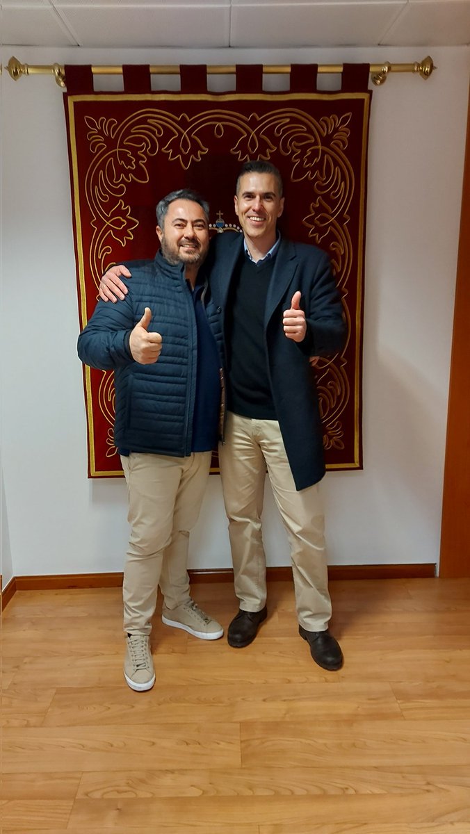 ISRADILO's tweet photo. El mejor pregonero de carnaval que Móstoles podía tener.
Tengo la suerte de conocerte desde que eramos compañeros de clase en el Fausto Fraile.
Oscar de la @LaTasqui eres toda una institución en nuestra ciudad Enhorabuena por el pregón!!! https://t.co/L5LIxhE3Cg