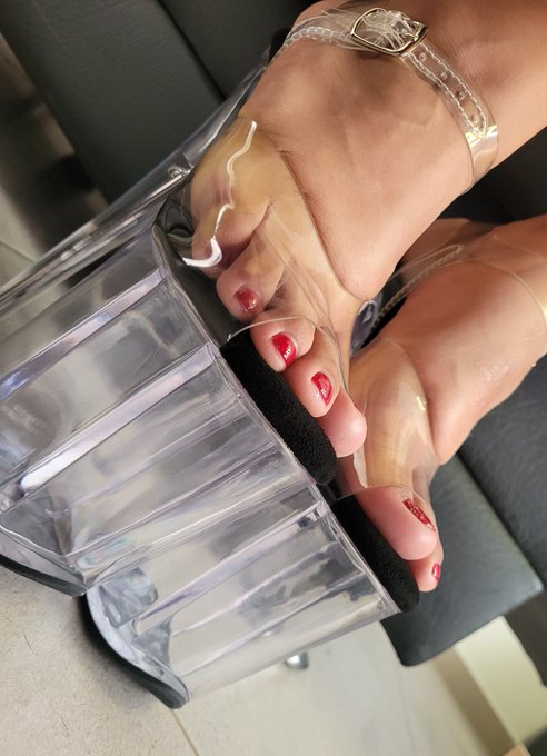 #worship my nails 😈🖤  #latina #feet #feetfethish #feetpic #feetpicsforsales #feetfetiche #FeetPicture<a href="/tag/worship"class="tags">#worship</a><a href="/tag/latina"class="tags">#latina</a><a href="/tag/feet"class="tags">#feet</a><a href="/tag/feetfethish"class="tags">#feetfethish</a><a href="/tag/femdom"class="tags"><span>#femdom</span></a><a href="/tag/nails"class="tags"><span>#nails</span></a><a href="/tag/rednails"class="tags"><span>#rednails</span></a><a href="/tag/foot"class="tags"><span>#foot</span></a><a href="/tag/felizsabado"class="tags"><span>#felizsabado</span></a><a href="/tag/feetpic"class="tags"><span>#feetpic</span></a>