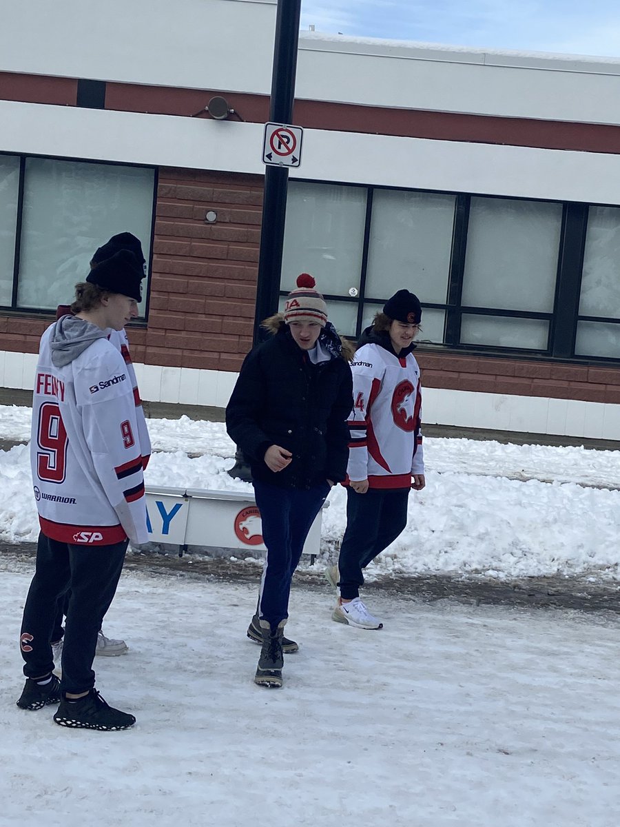 MizzzAlia's tweet photo. The kids and I checked out Winterfest downtown. What a beautiful sunny Saturday! We filled up on s’mores and checked out all the booths and ice sculptures #cityofPG #supportPG https://t.co/1to9KY35oV