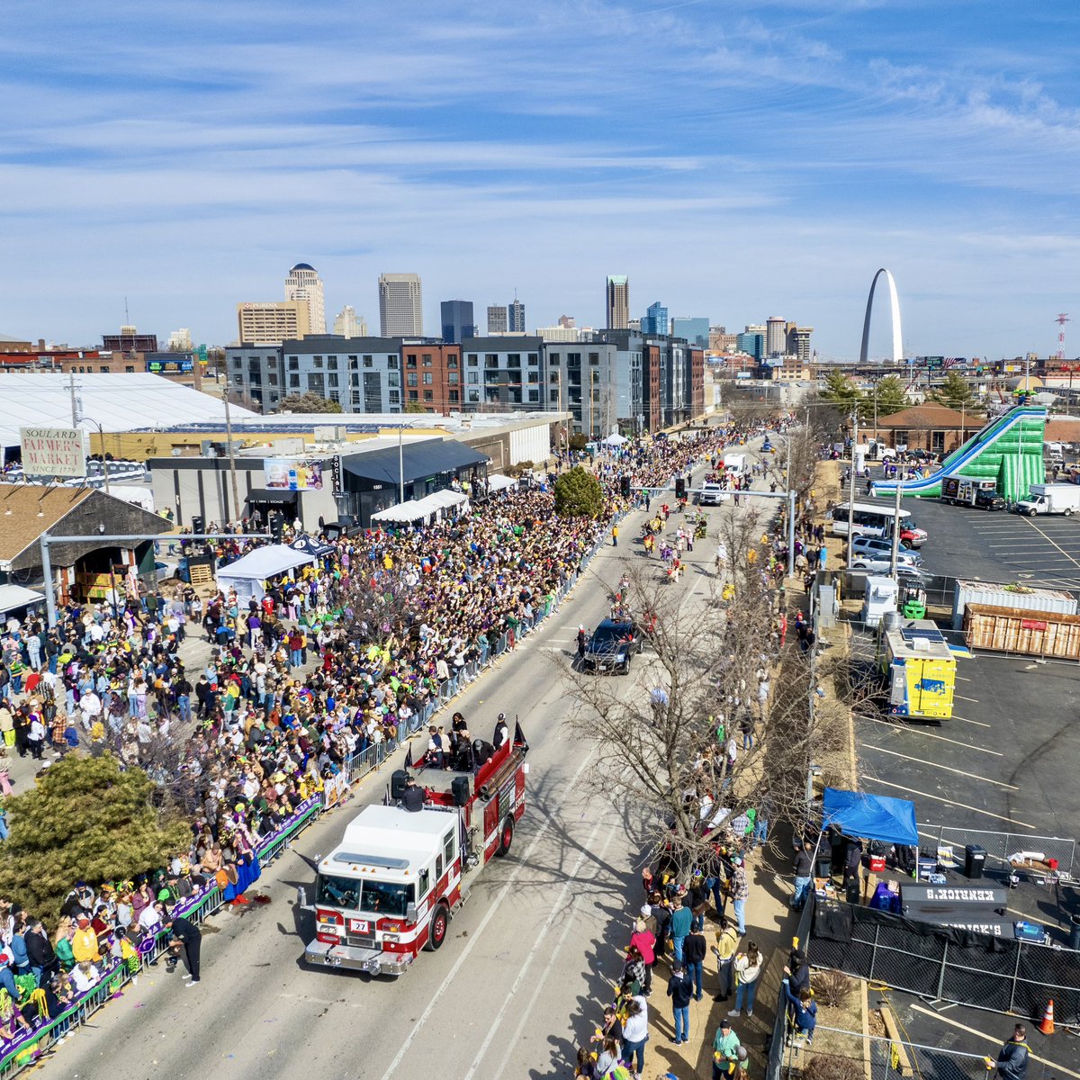 A beautiful afternoon to celebrate Mardi Gras with the Bud Light Grand Parade in Soulard! 💜💛💚 📸 18 FEB 2023