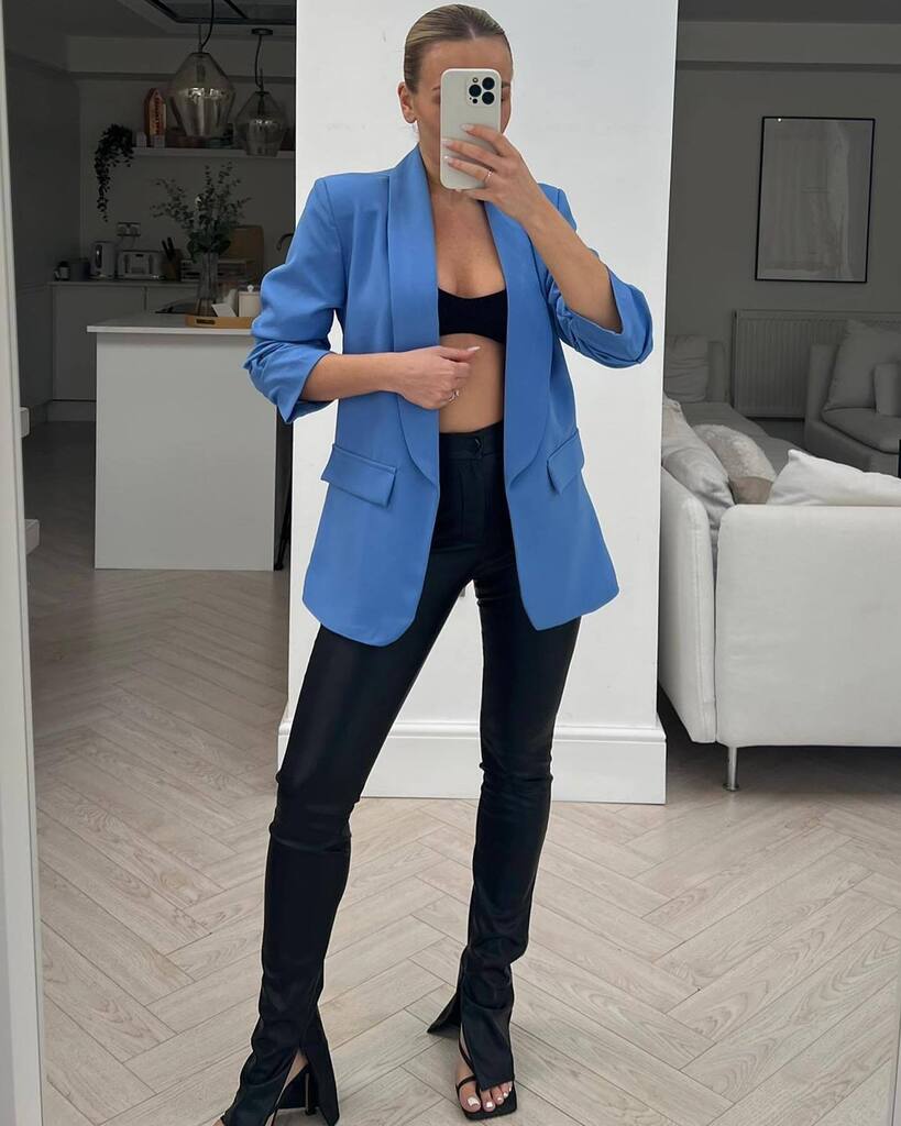 DATE NIGHT OUTFIT 💙

Shop all colours of VENICE £25 blazer all colours available 

#glamifyfashion instagr.am/p/Co0ZC_kMGQe/