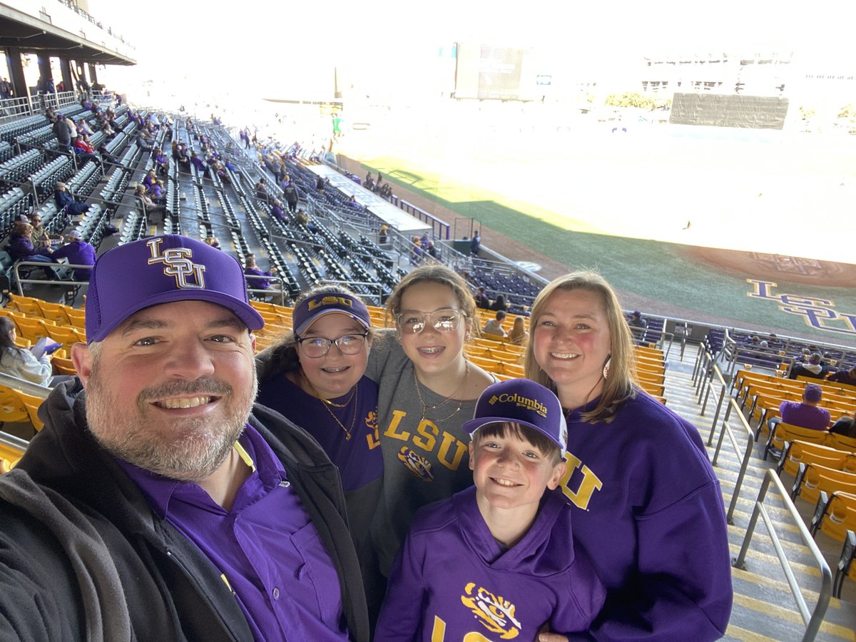 nilesbollinger's tweet photo. Geaux Tigers! #LSU https://t.co/3TuKHRzOSr