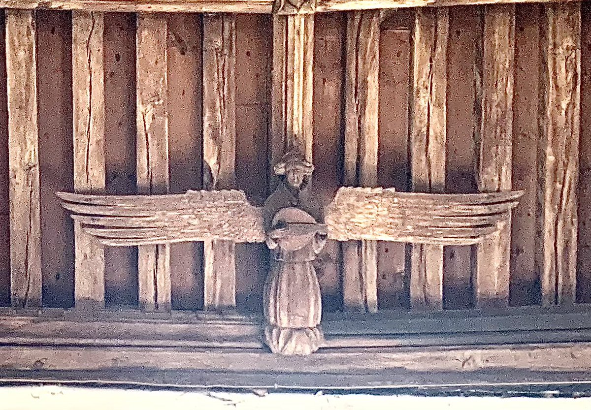 Clerkenwill's tweet photo. Strumming angel in the roof #Ardeley #15thCentury https://t.co/MwVp5ZBrrU