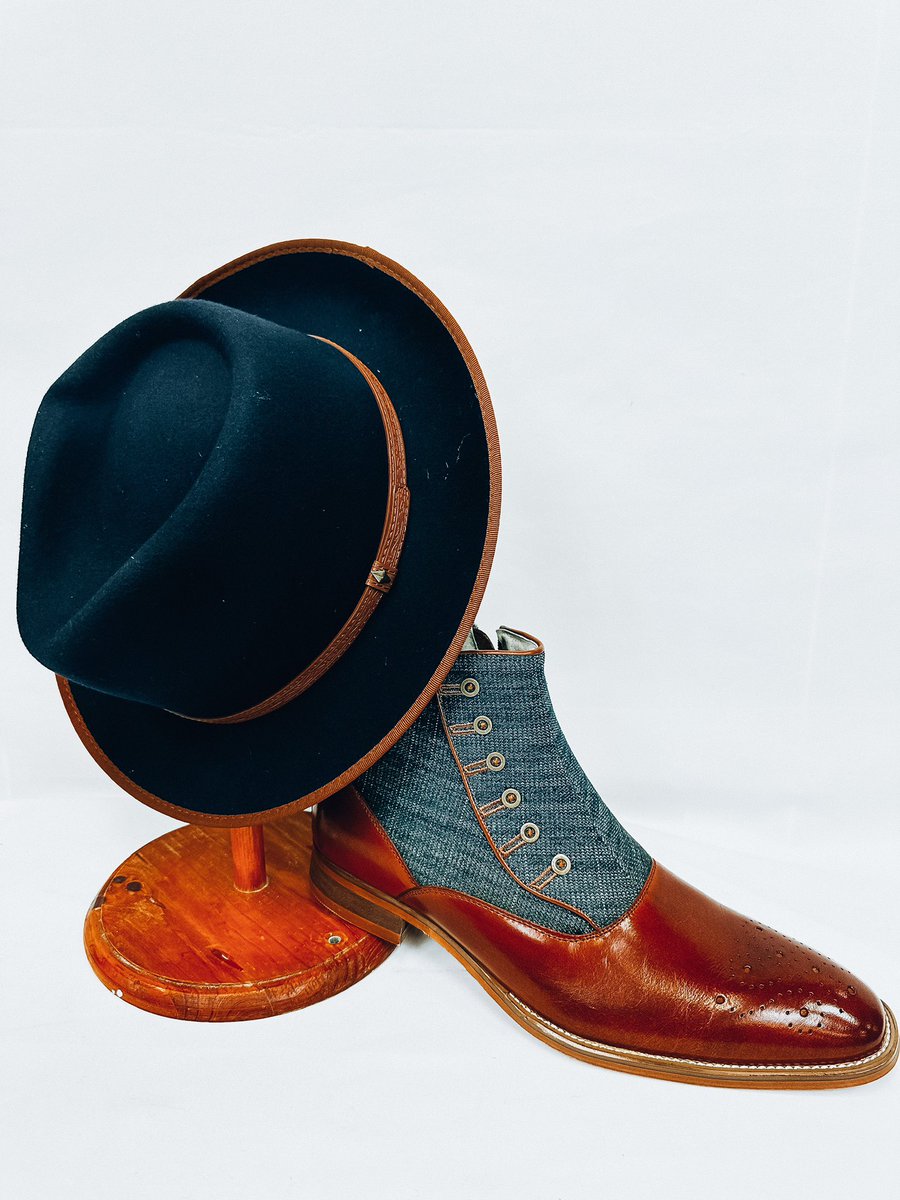 JSong_18's tweet photo. Since 1981, my parents started Men’s Collections in Fort Worth, TX. To this day, they’re still going strong. They have never marketed, and everything has been word of mouth.

My suit was $130.00.. and we offer same day tailoring. Stop by, promise you won’t go anywhere else. https://t.co/XuTPSPJAgm
