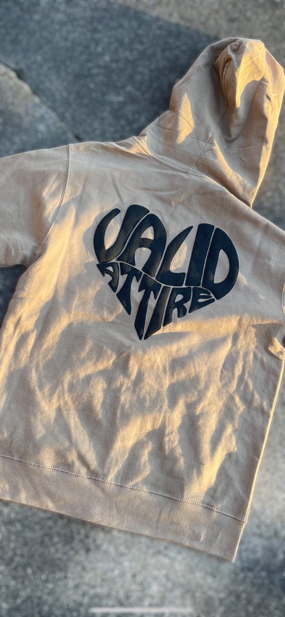 Validattire's tweet photo. 🚨New Valid 🚨 
Sorry for the wait, The “All love” zip up hoodies now available on https://t.co/Q70QXVrQAq ✅✅✅ https://t.co/EQSHV5xmqA