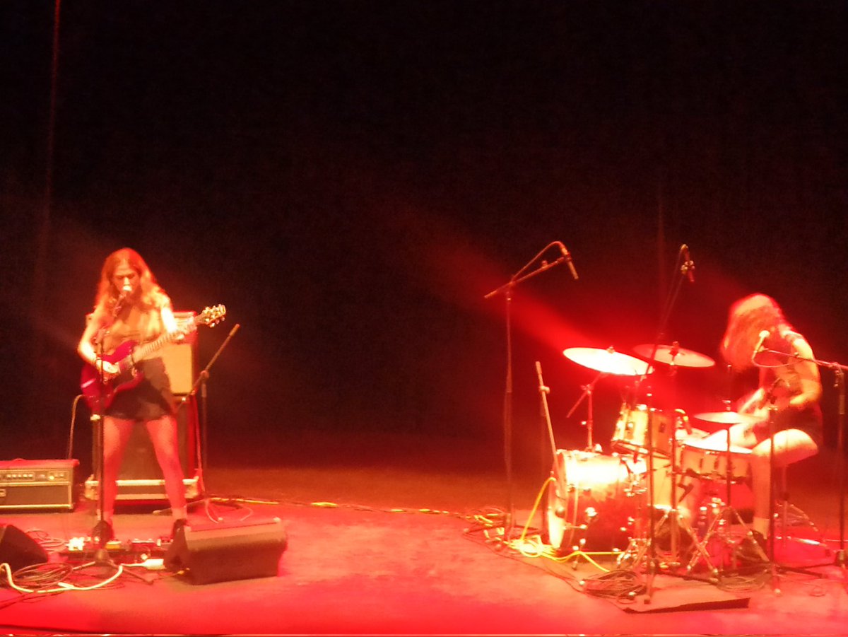 Auténticas bestias pardas las <a href="/pinpilinpussies/">pinpilinpussies</a> #femalepower
Intercambiando instrumentos, presentando canciones nuevas, un lujazo de sábado en <a href="/Escorxador/">Escorxador</a> 
Eso si, he salido más sordo de lo que estoy :)