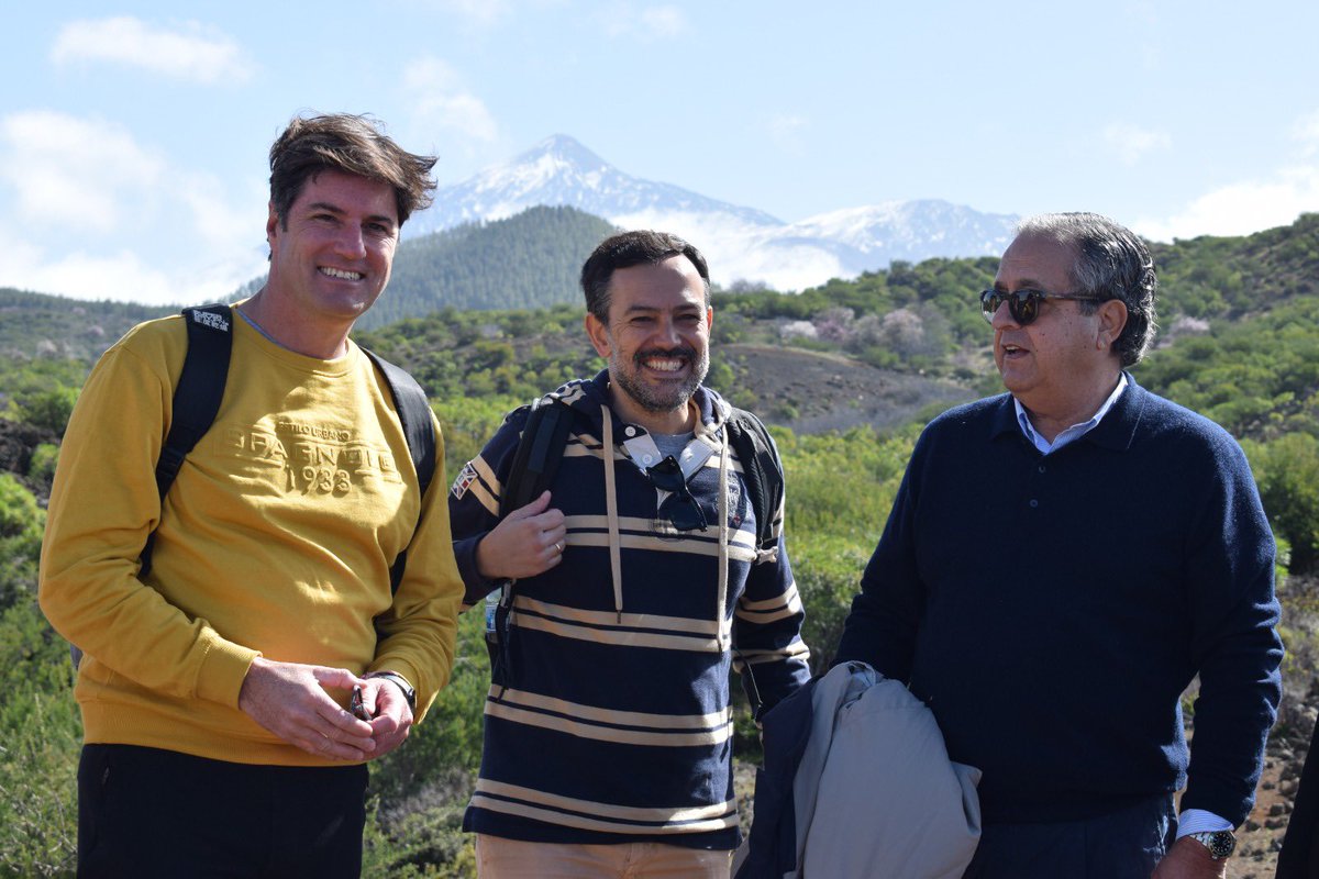 pptenerife's tweet photo. 🌸Compartiendo momentos en la Ruta del Almendro en Santiago del Teide. https://t.co/3oygcDUA0R