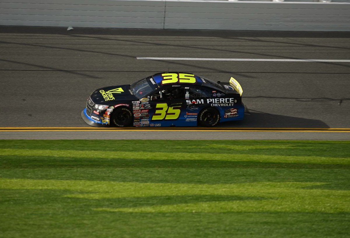 teams_low's tweet photo. 🏁 is out after a wild race for the @ARCA_Racing Series @DAYTONA! 

Congrats on excellent finishes to:
P1 - @GregVanAlst35 (First Career win) 

P5 - @mandycoolchick (First Top 5) 

#LTMS #BRANDT200 
@MajDesignsUK @TAEVisionAPP @LoneStarSUVLimo @NASCAR @IntegratedLogi5 @staylets1 https://t.co/a8Nt8bs9RF
