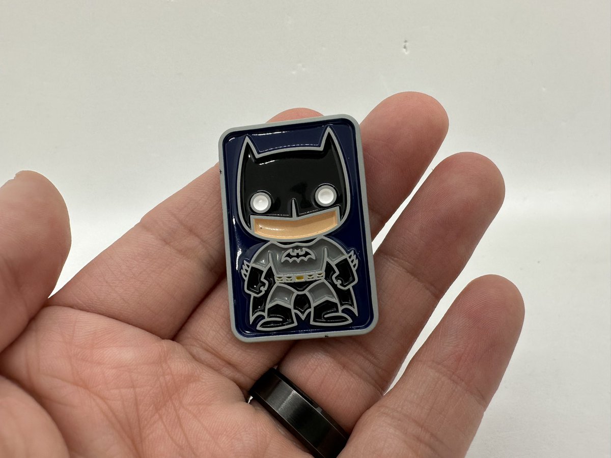 MarcTheLlama91's tweet photo. This is a clean set, wonder whatโs next
@funko @DCComics @Batman #batman #batmanedit #batmanbeyond #dc #funko25 #chase #funkodeluxe #glow #funkocooler #marcthellama91 #steelbook #anime #funkopop #funko #funkosoda #figpin #qfig #pin #comic #nerd #geek #art https://t.co/KBhwnMA6uQ