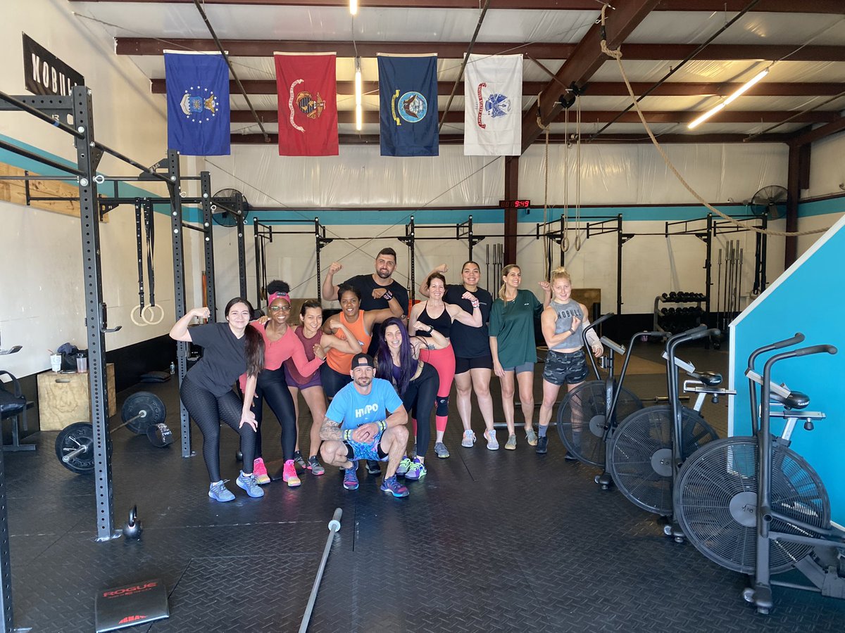 NonaCrossFit's tweet photo. Community fills voids you never even knew existed! ❤️💪🏼 https://t.co/w3gpfcHcxa