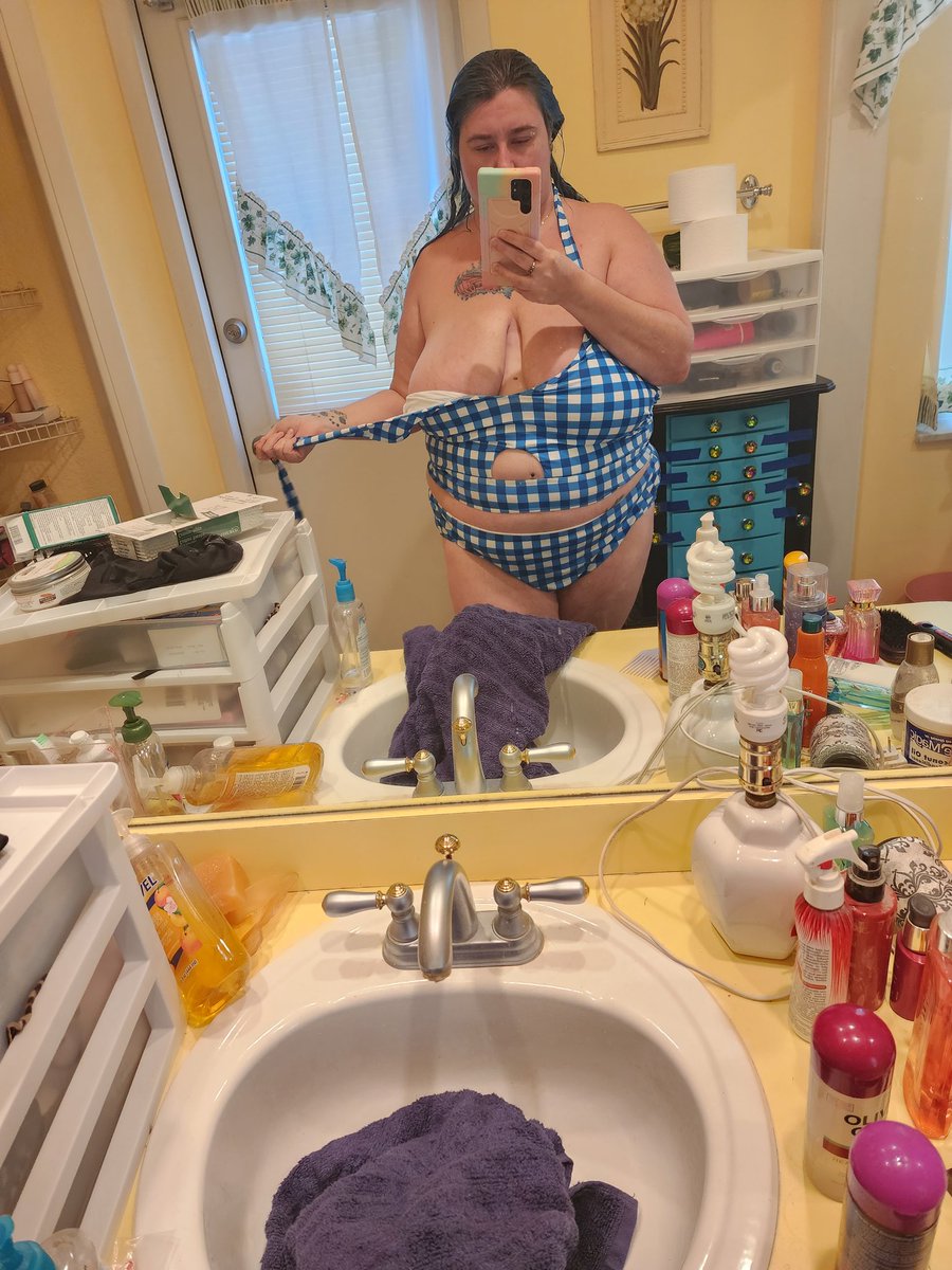 MissCBD's tweet photo. Playing pool strip down https://t.co/UpuACQteAo #onlyfans #onlyfansgirl #onlyfansbabe #bbw #curvygoth #bigtiddygothgirl #bigtitlovers #CurvyLady https://t.co/2RMiArUmtW