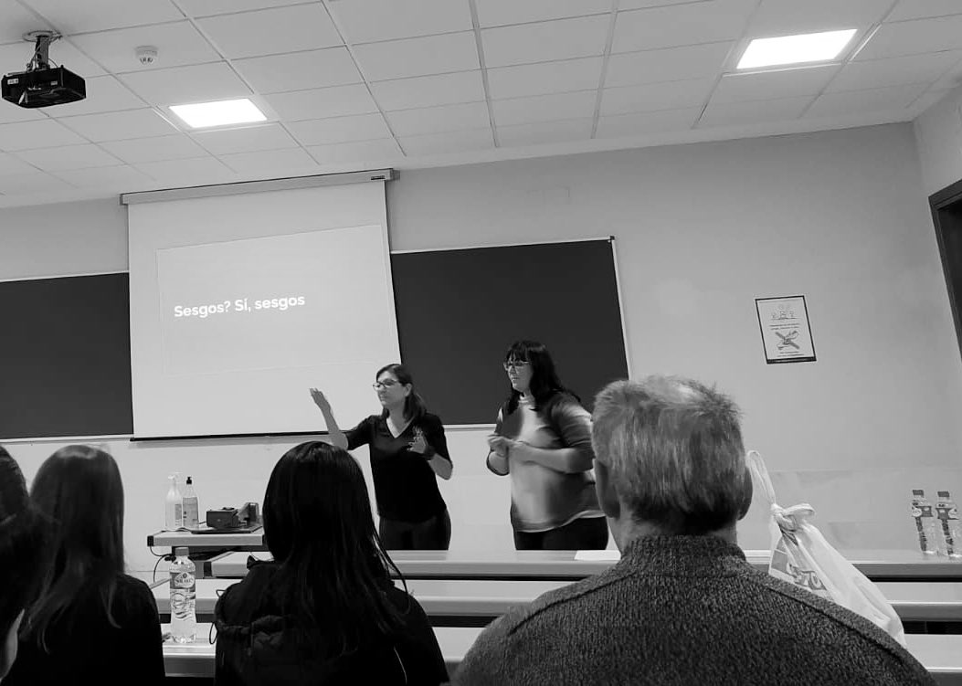 aliciagh_'s tweet photo. Esta semana hemos vuelto a la @EPSZ_USAL para continuar aprendiendo y mejorando en las mentorías con perspectiva de género. Sumando mentorxs, mentorizadxs y tutorxs con el apoyo del @InstMujeres @IUCE_USAL @WSTEMproject w/ @carina211 @soniavercas @and_v_i @anarogado https://t.co/oQLApSarwD