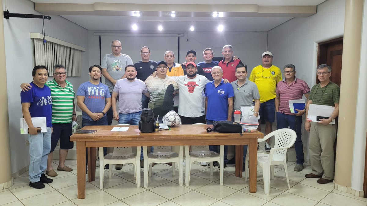 STEIBI's tweet photo. โ
NOTICIAS STEIBI.๐
โถ๏ธ *El 10 de marzo arranca el Campeonato Sรฉnior del STEIBI*
๐ https://t.co/YUDsUKT1Rt
#steibi #itaipu #cde #ciudadeleste #paraguay #altoparana #py #frontera #sindicato #club #clubdeportivo https://t.co/MppEryHVXS