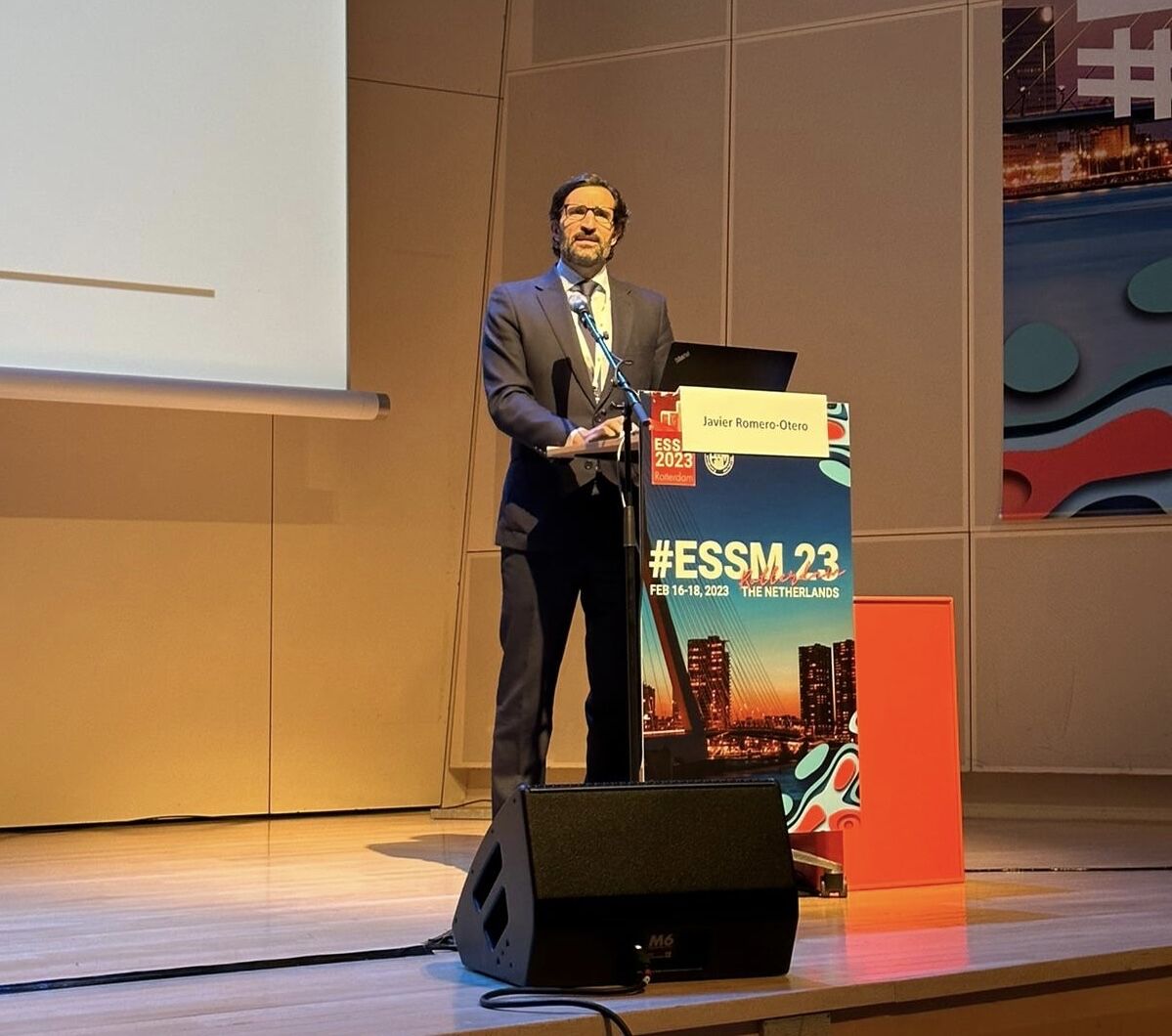 ROC_Urologia's tweet photo. #ESSM23: Today, in the session "Genital interventions, nightmare or fairy-tale?", @dr_romero_otero talked about this subject from the cosmetic point of view. A controversial field due to significant patient demand and limited scientific evidence to back it up. @essm_tweets https://t.co/gq3bIsuLSn
