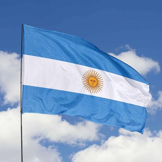 Q. This is the flag of which country ?

A. Peru
B. Brazil
C. Argentina
D. Paraguay https://t.co/S4jQFd6nTB