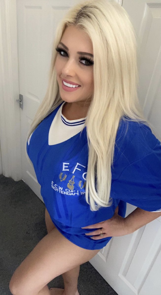 As blue as they come 😝⚽️💙 @Everton #EVELEE #EvertonFC #everton #COYB #ETID #KAGS #bramleymoore #goodison #goodisonpark