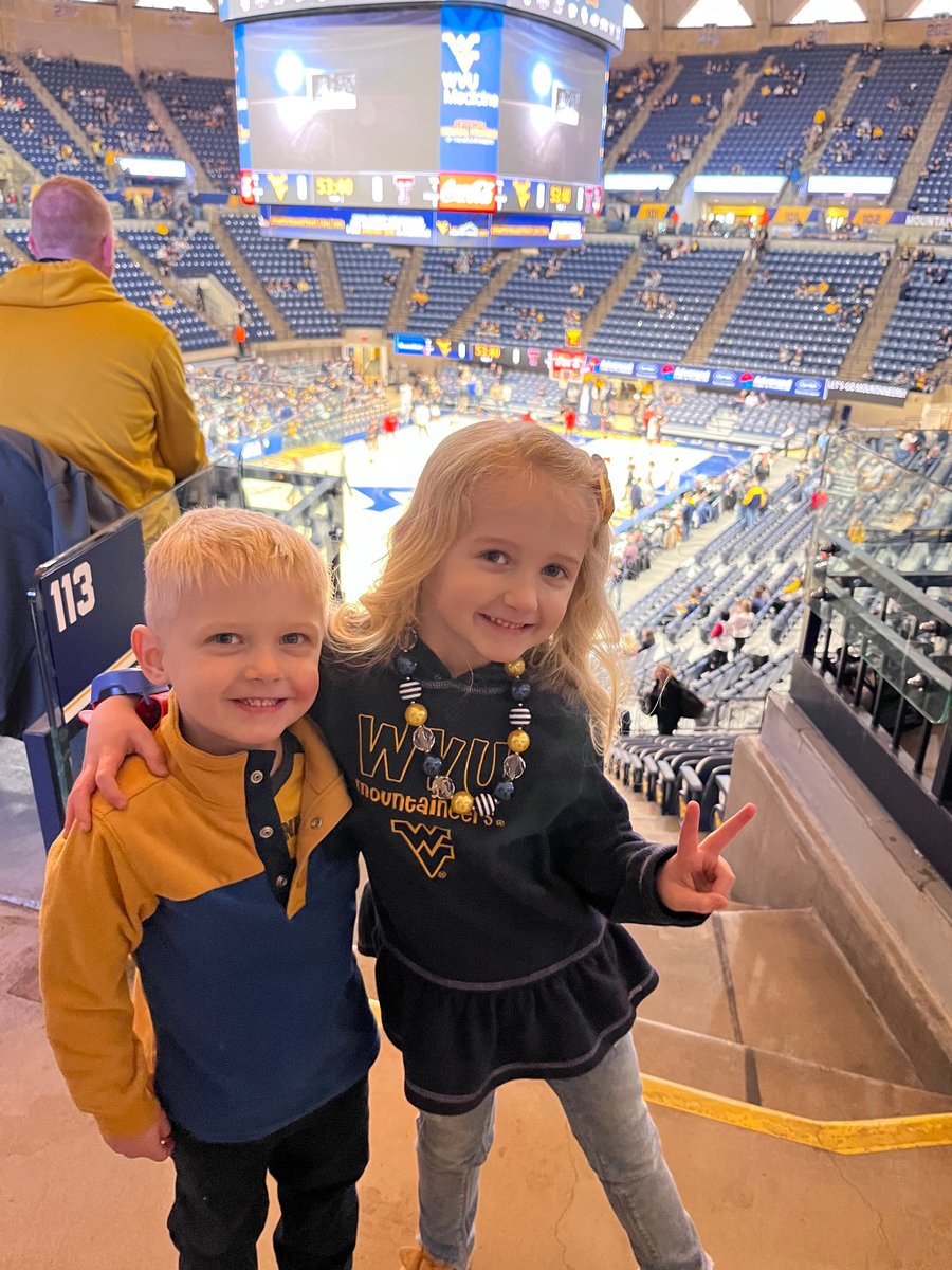 amporter10's tweet photo. #wvugame https://t.co/BDXN1nGscW