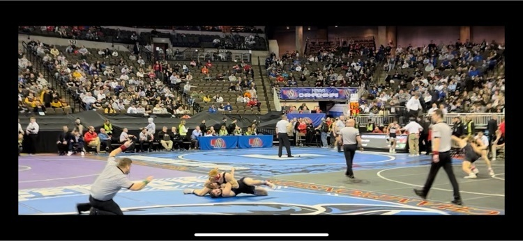 pendragonupdate's tweet image. Mitchell Kelly is your 3rd place finisher in Class D at 145lbs!!! Winning five straight matches after a first round loss!  Congratulations 🎊🎈🎉