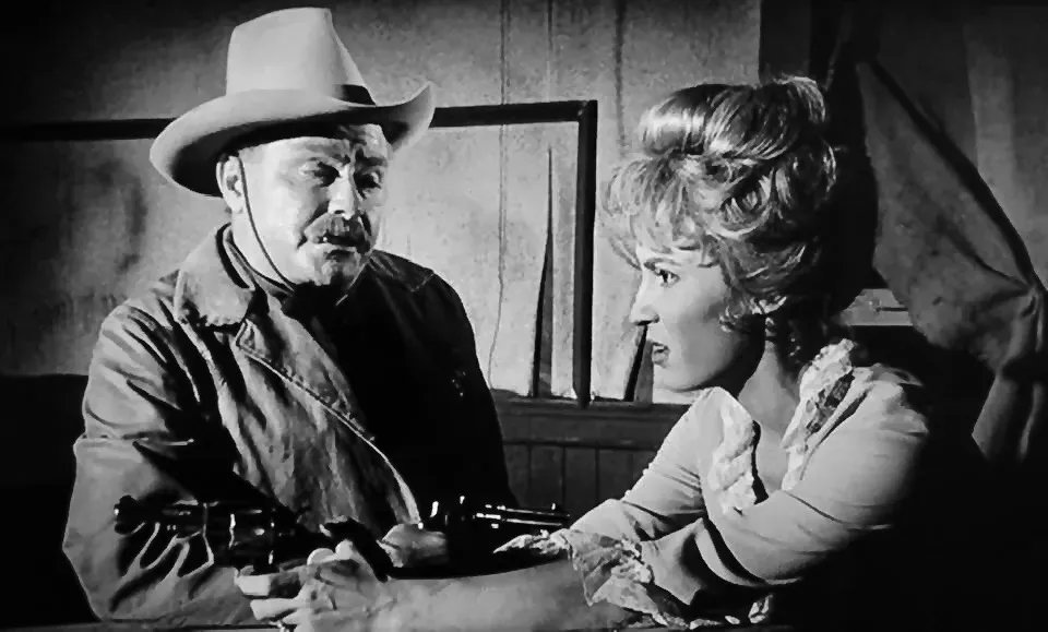 TalkingPicsTV's tweet photo. It runs between hell and Boot Hill! #HarryLauter #JodiMitchell #DonBarry CONVICT STAGE (1965). Premiere 7:30pm action adventure #TPTVsubtitles https://t.co/Ycgt60UPx8