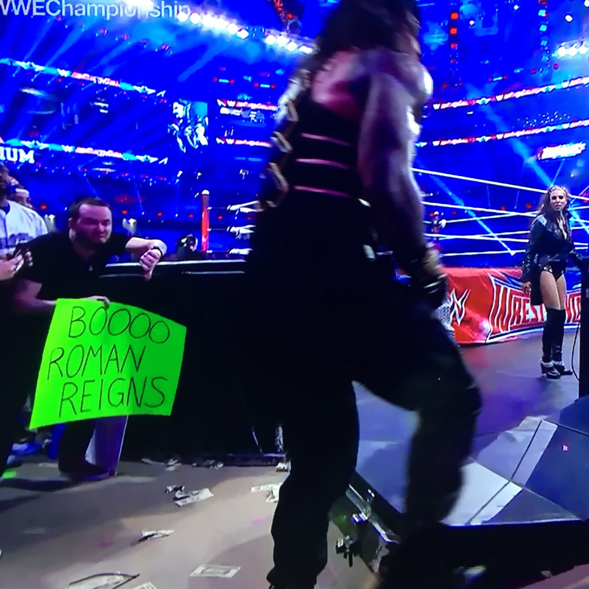 dead_end_old's tweet photo. #BooRomanReigns #WWEChamber https://t.co/ytOMxmhcJ5