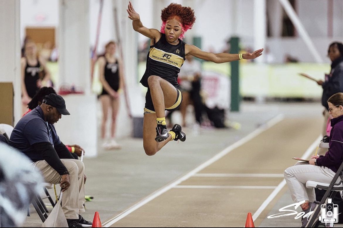 arianahdaviss tweet media