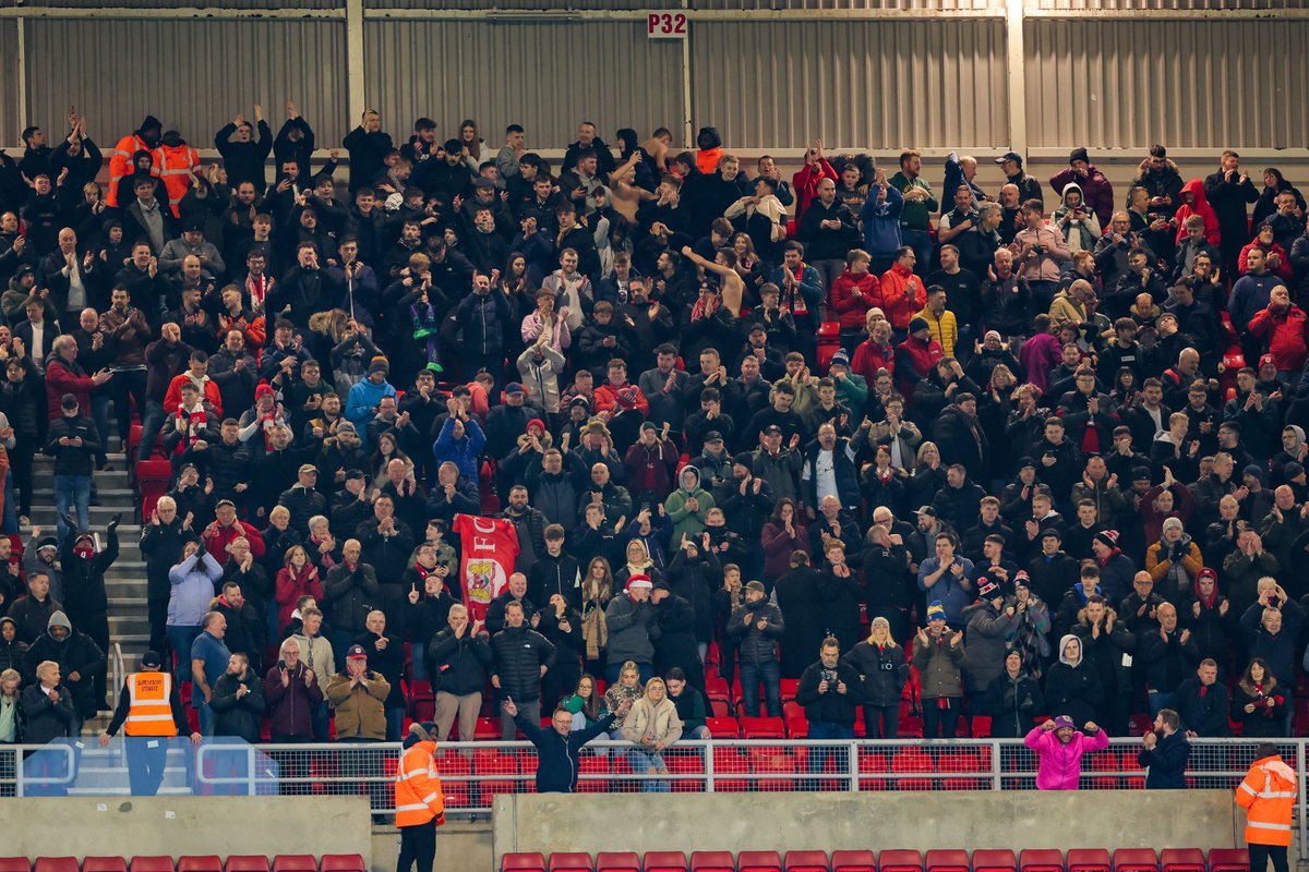 BristolCity's tweet photo. CIDER ARMY! 🤩

A torrid journey for many of you but you still travelled in your numbers - safe journey home! ❤️ https://t.co/Ir4p5XdQk3
