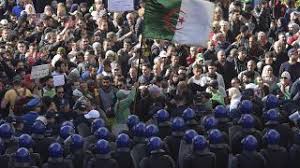 Lyndabel1's tweet photo. Il suffit d'une étincelle pour que le feu reprenne, ils ont voulu avorter une révolution, mais l'hirondelle ne fait pas le printemps. Gloire aux détenus et otages d'opinion, l'histoire est en marche. https://t.co/Zof1xfhNU3