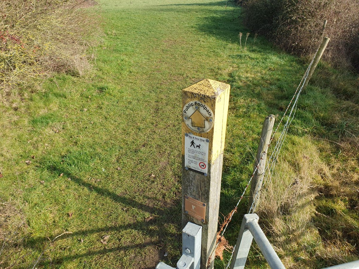 roddiegrant's tweet photo. #SplodzDPC 14/2/2023 "Close to me". I may live on a modern suburban housing estate but just a few hundred metres away is countryside with lots of right of way to follow. https://t.co/GszhxyRcza