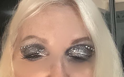 CosmicXposure's tweet photo. Nothing like a bit of Glam rock for circus night tonight at the acorn penzance Jeffree Starr cremated palette and gemstones #saturdayvibe #neverbeboring https://t.co/qiEGKes41M