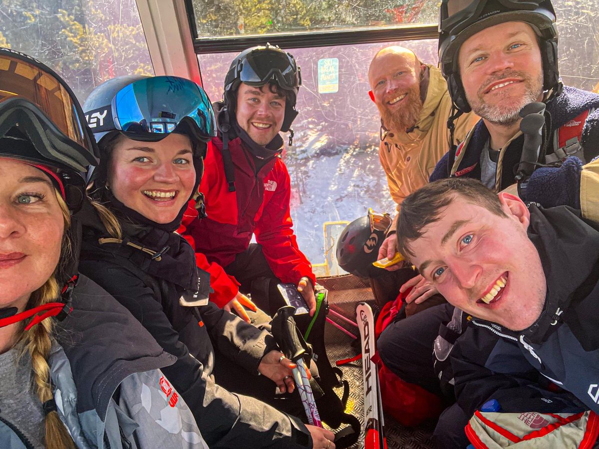 BorlaseSport's tweet photo. Huge thanks to this staff team for giving up personal / family time to make sure our students had a great time. 

⁦@VoyagerSki⁩ - thanks for assigning a certain ⁦@Gleeswan⁩ as our rep, he’s about as good as they come. https://t.co/AgaBuwrtpT