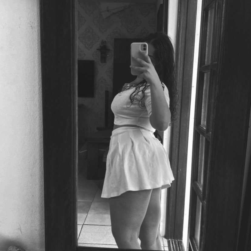 rayssareflexiva's tweet photo. Ah não não não ela tá de Luísa Sonza
#sentadona https://t.co/BIeD4sb7QF
