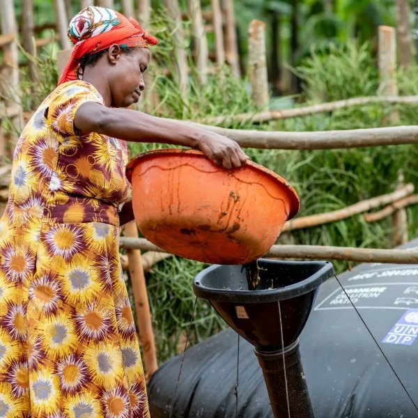 EnviroRwanda's tweet photo. The @RwandaGov in partnership with @UNDP_Rwanda launched a project to help 500 families in @RwandaEast Province to get #Biogas cooking energy in order to slow down the destruction of #forests for #firewoods.
Press➡️https://t.co/40srpahAol
#REJ https://t.co/dHoN01My34