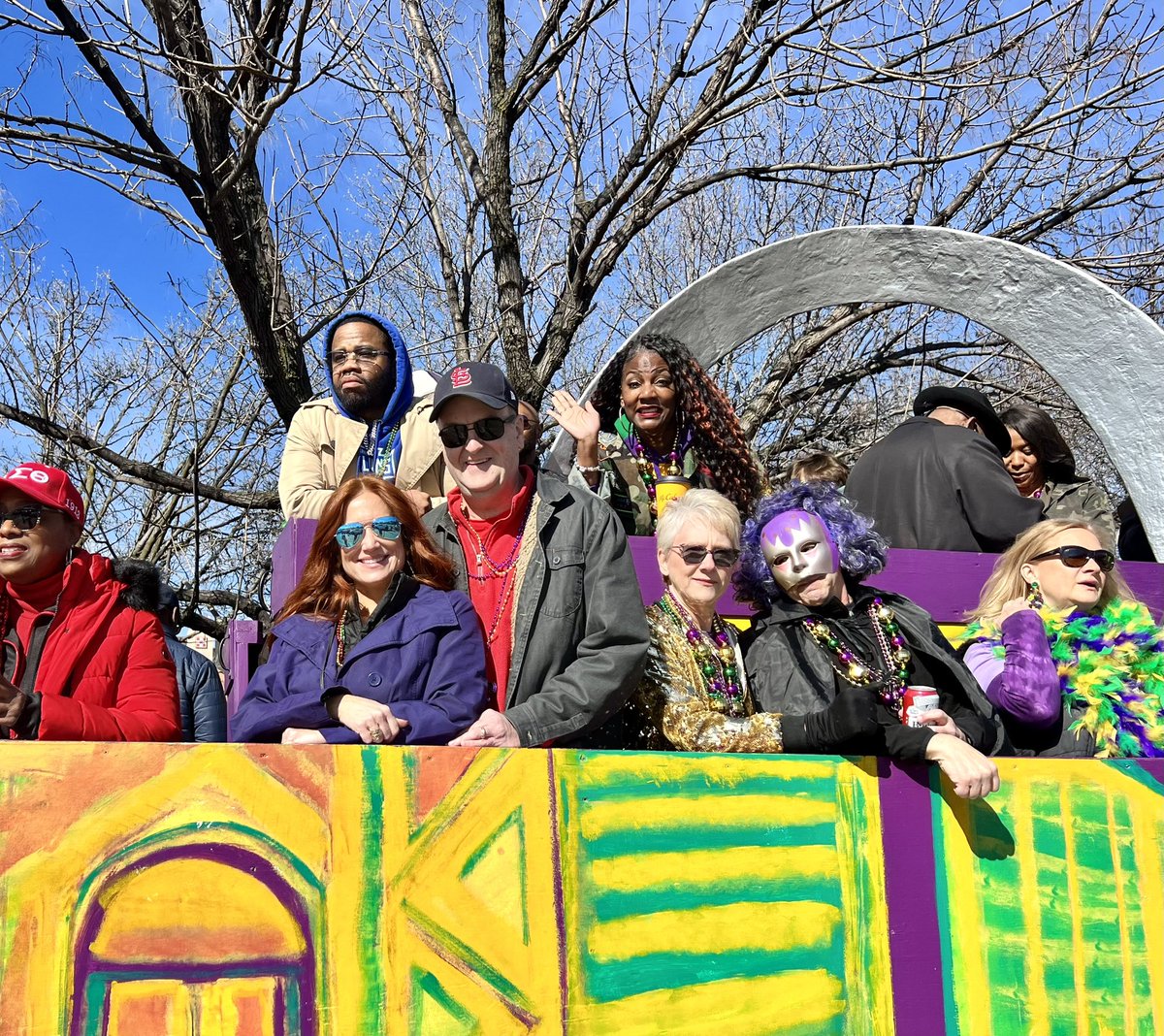 A huge crowd having fun at @STLMardiGras Parade including @saintlouismayor.