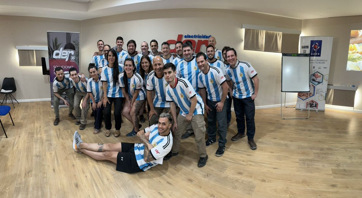 electricidadder's tweet photo. @tinchoxx Hola Tincho! Cuando quieras te invitamos a recorrer nuestro local ubicado en General Paz y Quintana … en la CAPITAL de Santa Fe; para que veas lo lindo que es!
Estamos ubicados en esa esquina desde 2018, pero nuestra Empresa tiene 36 años en la zona … https://t.co/PT4zkZD3mi
