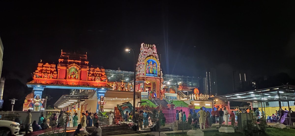 ravi_2kpp's tweet photo. @SriManSG At night for Mahashivaratri holy trip visiting nearly 20 temples across Island https://t.co/hJ4AUrTIU6