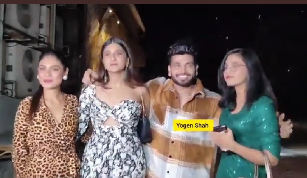 ShivSquad1's tweet photo. #shivthakare Bhai
Haq se #mandali
#ShivRit #ShivBul #Shivjita
#NimritKaurAhluwalia #SumbulTouqeerKhan #SreejitaDe https://t.co/PGp53i27VQ