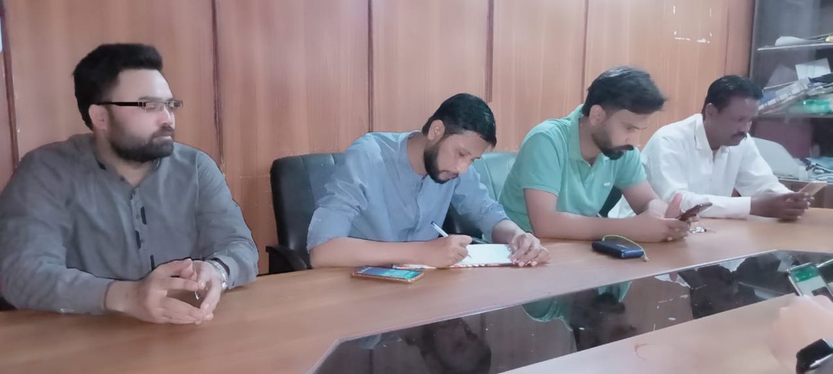 SharjeelKaimkh3's tweet photo. متحدہ قومی موومنٹ پاکستان ڈسٹرکٹ حیدرآباد ڈیجیٹل میڈیا آفس میں ڈیجیٹل میڈیا کے ساتھی موجود۔
@Ad8876 @allaboutmqm @AsifMqm90 @KamalPSP @Nadirqureshi @SyedAme13147694 @tanzeelpatker1
#MQMPakistan
#DigitalMediaTeam https://t.co/SBCJ26D4gT