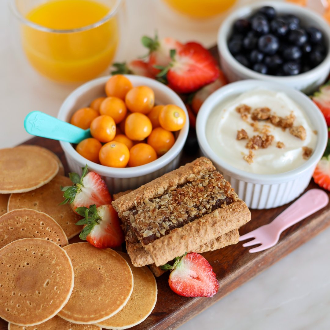 NaturesBakery's tweet image. Breakfast boards every weekend?! Count us in! 😋😍

Our Strawberry Oatmeal Crumble is a delicious soft-baked addition. What would you add to your #breakfast spread? Let us know in the comments! 

#breakfasttime #breakfastboard