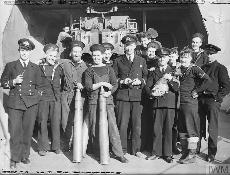 curatorian's tweet photo. On 18 February 1943, the Royal Navy destroyer HMS Garth engaged a formation of German E-boats, destroying one. Crew pose with a dog rescued - along with 7 German sailors - from the blazing wreck of one of the E-boats.🐶 #OnThisDay #WW2

@I_W_M A 14452 / https://t.co/8OuD9exqil https://t.co/erxEwW0Wrd